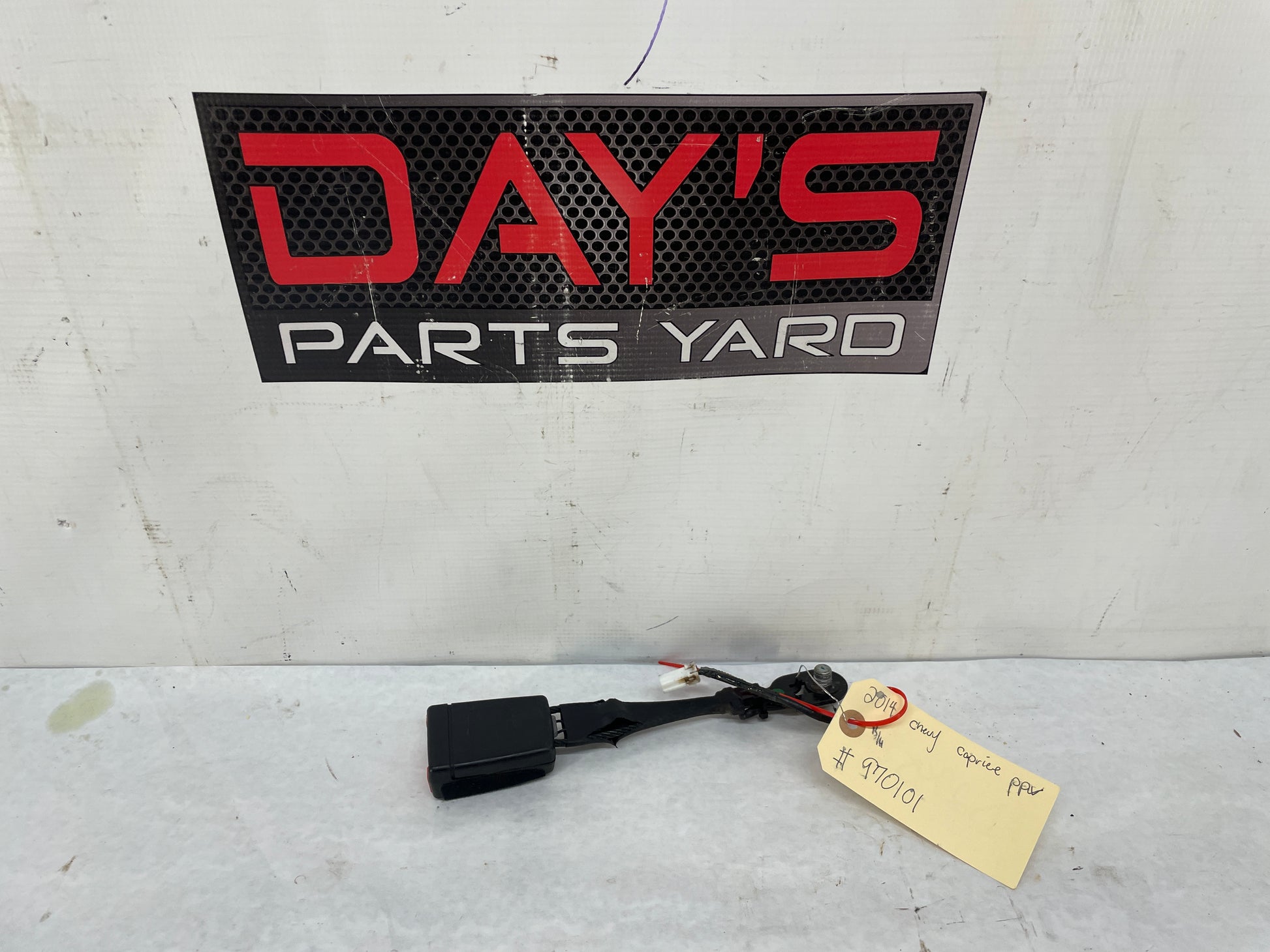 2014 Chevy Caprice PPV RH Passenger Front Seatbelt Seat Belt Buckle OEM - Day's Parts Yard