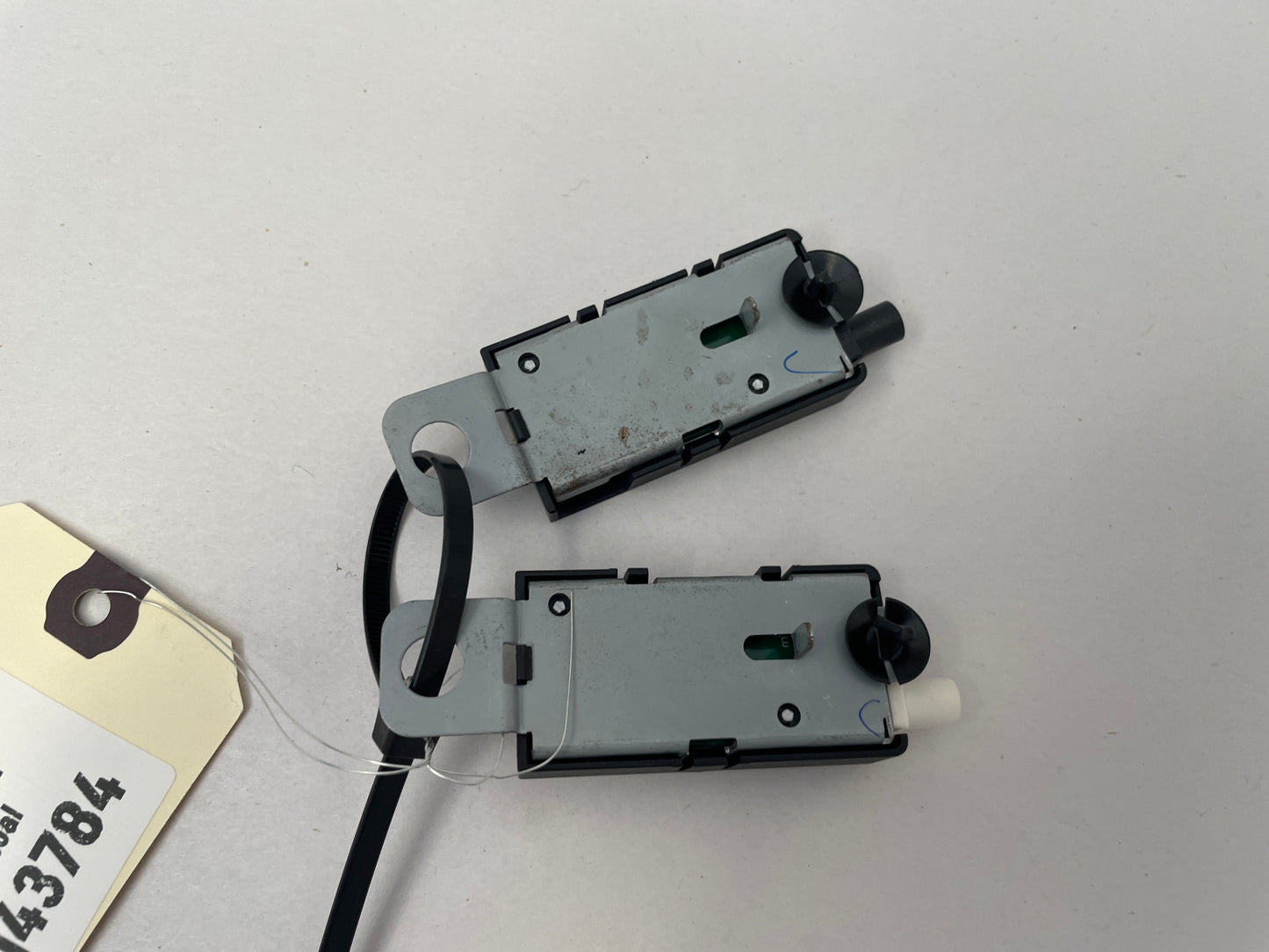 2018 Chevy Camaro ZL1 Convertible RH & LH Radio Antenna Amplifier Module OEM - Day's Parts Yard