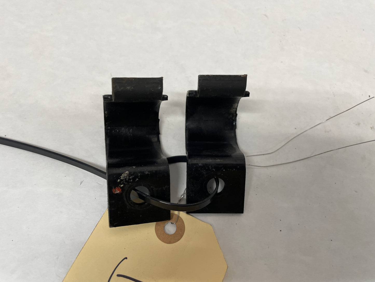 2004 Pontiac GTO Rear Suspension Stabilizer Sway Bar Brackets OEM - Day's Parts Yard