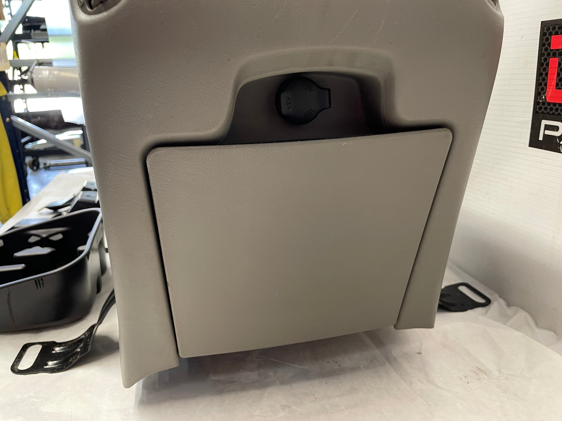2005 Chevy Avalanche Center Console Armrest Assembly OEM - Day's Parts Yard