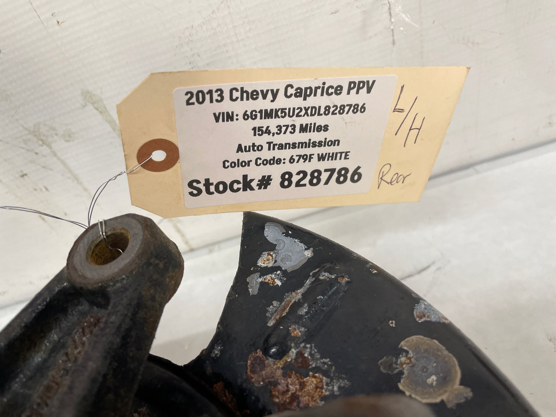 2013 Chevy Caprice PPV LH Driver Rear Suspension Spindle Hub Knuckle Wheel Bearing OEM - Day's Parts Yard