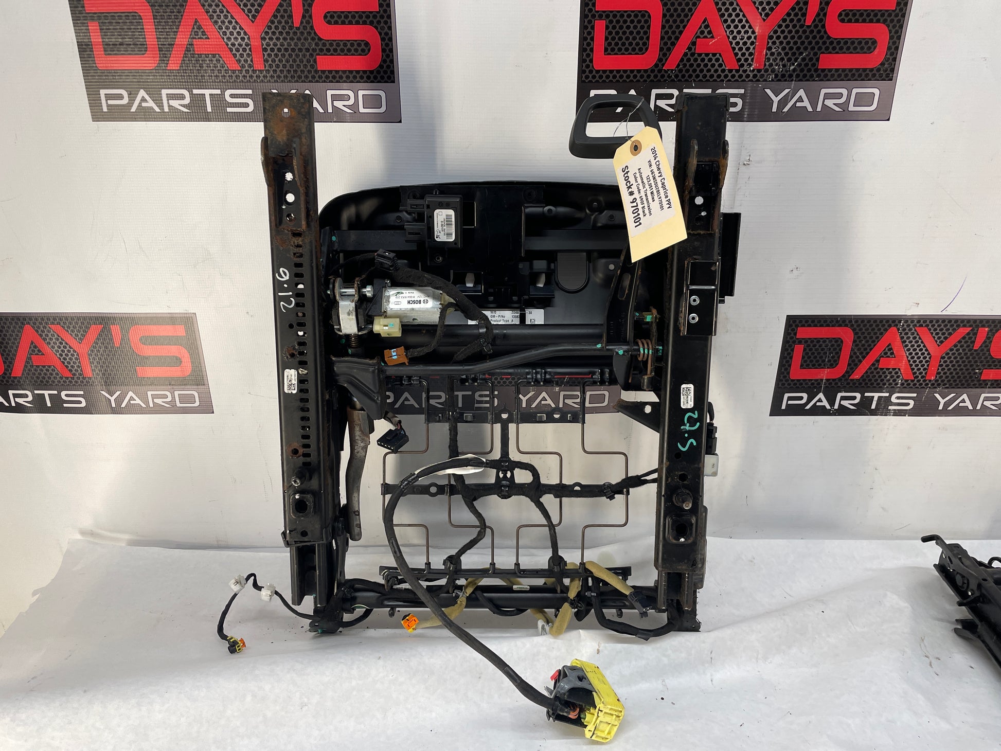 2014 Chevy Caprice PPV RH Passenger  Front Seat Track Electric Frame Adjuster Motor Assembly OEM - Day's Parts Yard