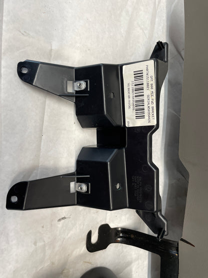 2005 Chevy Avalanche Center Console Armrest Assembly OEM - Day's Parts Yard