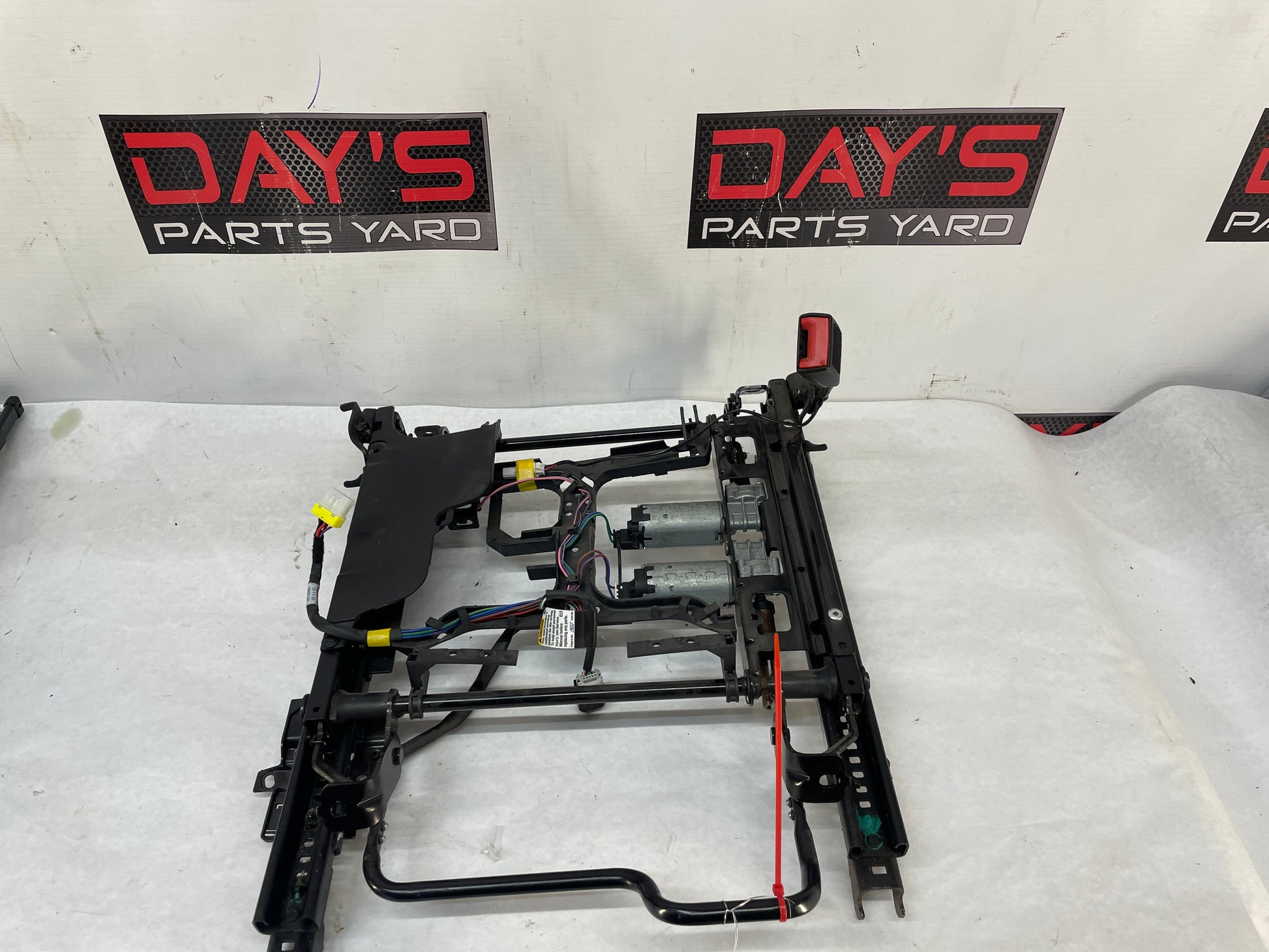 2013 Chevy Caprice RH Passenger Seat Track Rail OEM - Day's Parts Yard