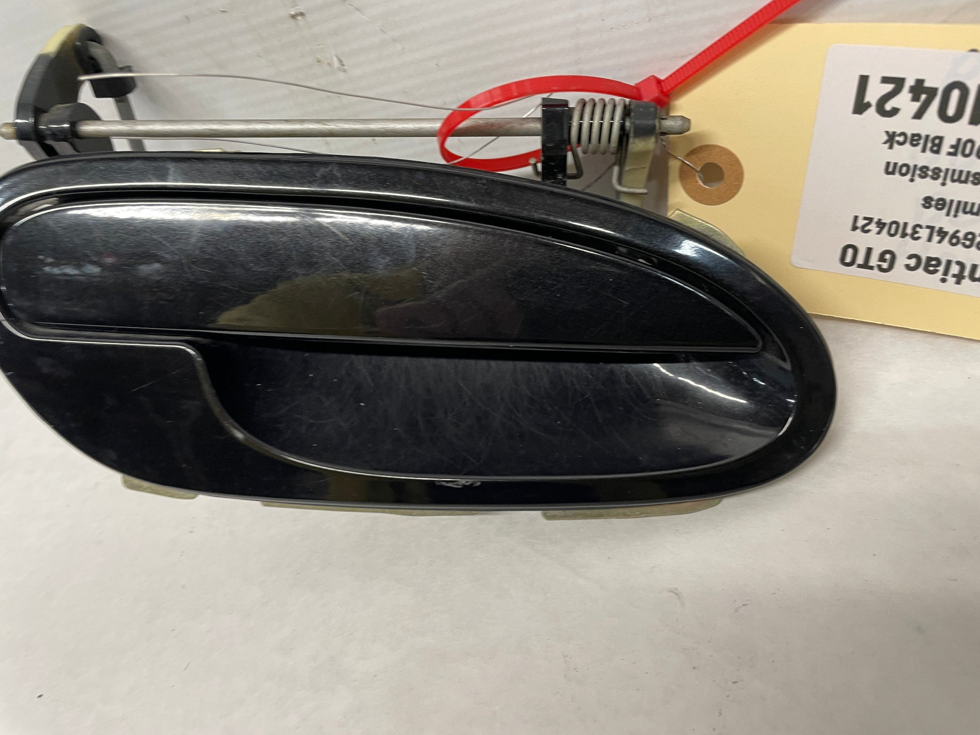 2004 Pontiac GTO RH Passenger Exterior Door Handle Black OEM - Day's Parts Yard