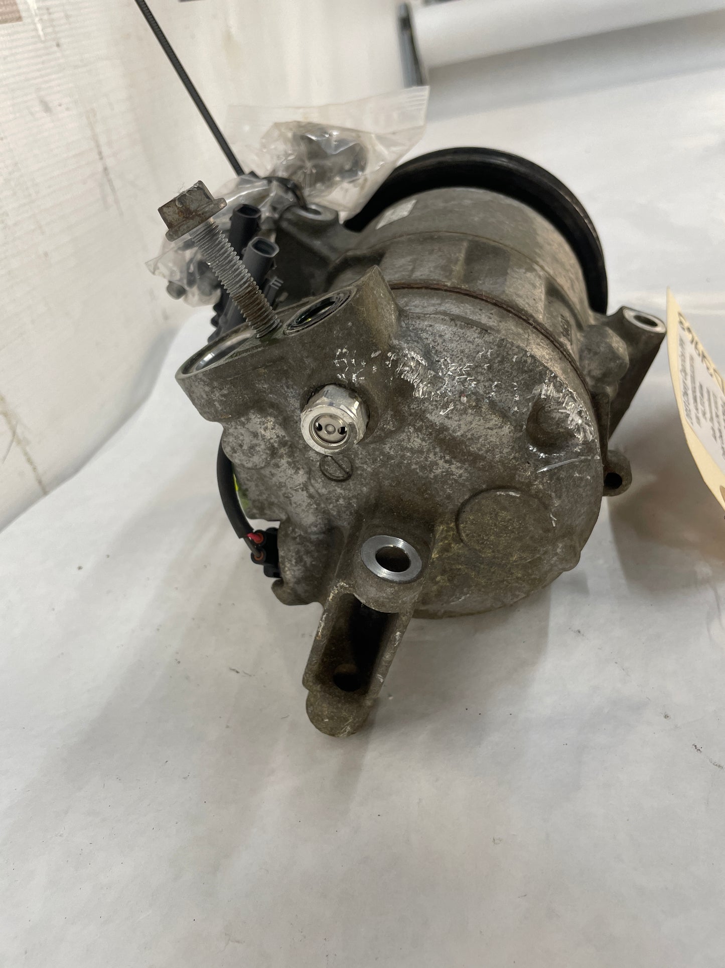 2013 Chevy Caprice PPV AC A/C Air Conditioner Compressor w/ Hardware OEM - Day's Parts Yard