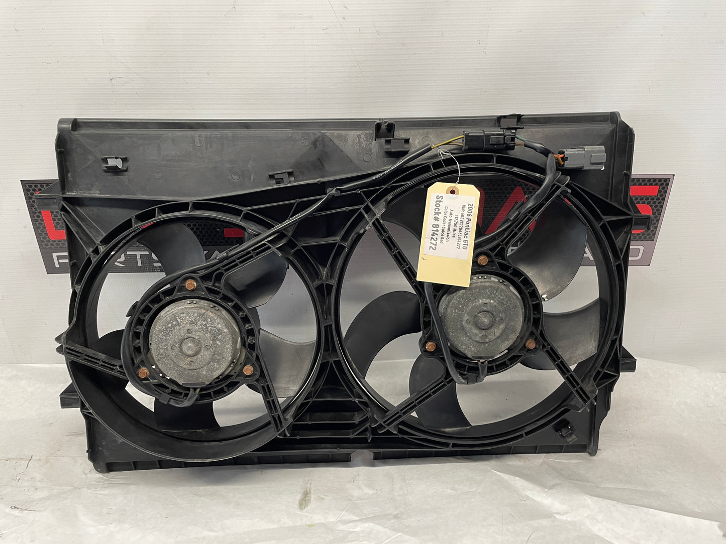 2006 Pontiac GTO Radiator Electric Cooling Fans Shroud Assembly OEM