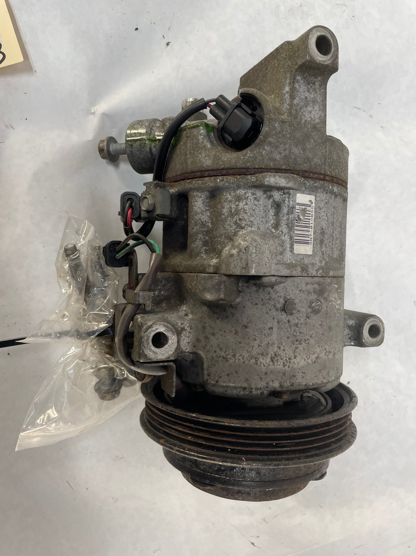 2013 Chevy Caprice PPV AC A/C Air Conditioner Compressor w/ Hardware OEM - Day's Parts Yard