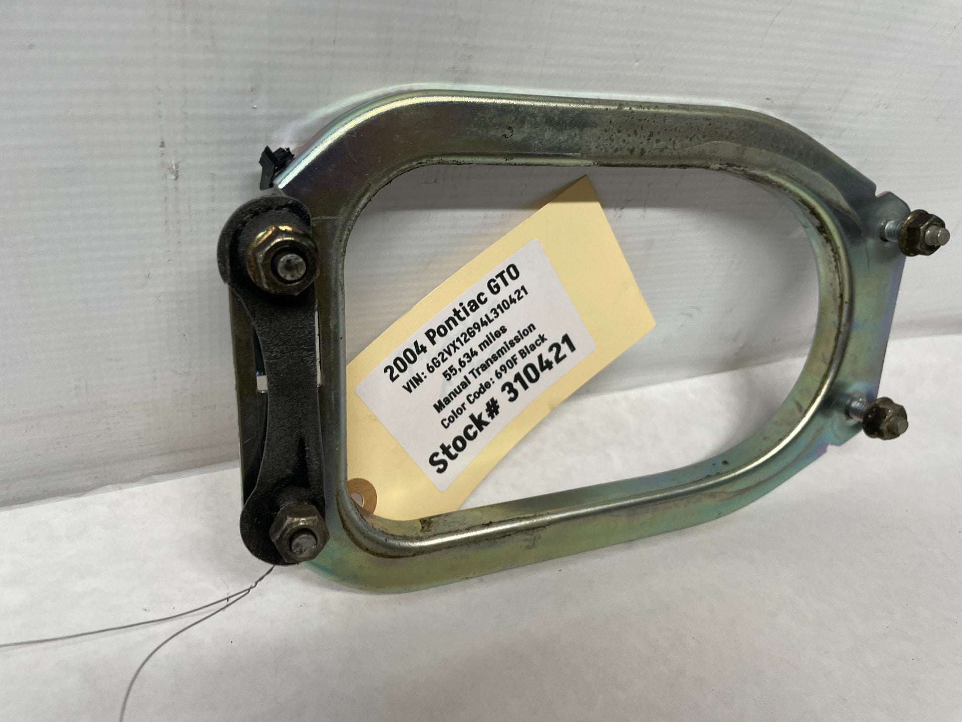 2004 Pontiac GTO Manual Shifter Boot Ring Insulator Bracket OEM - Day's Parts Yard