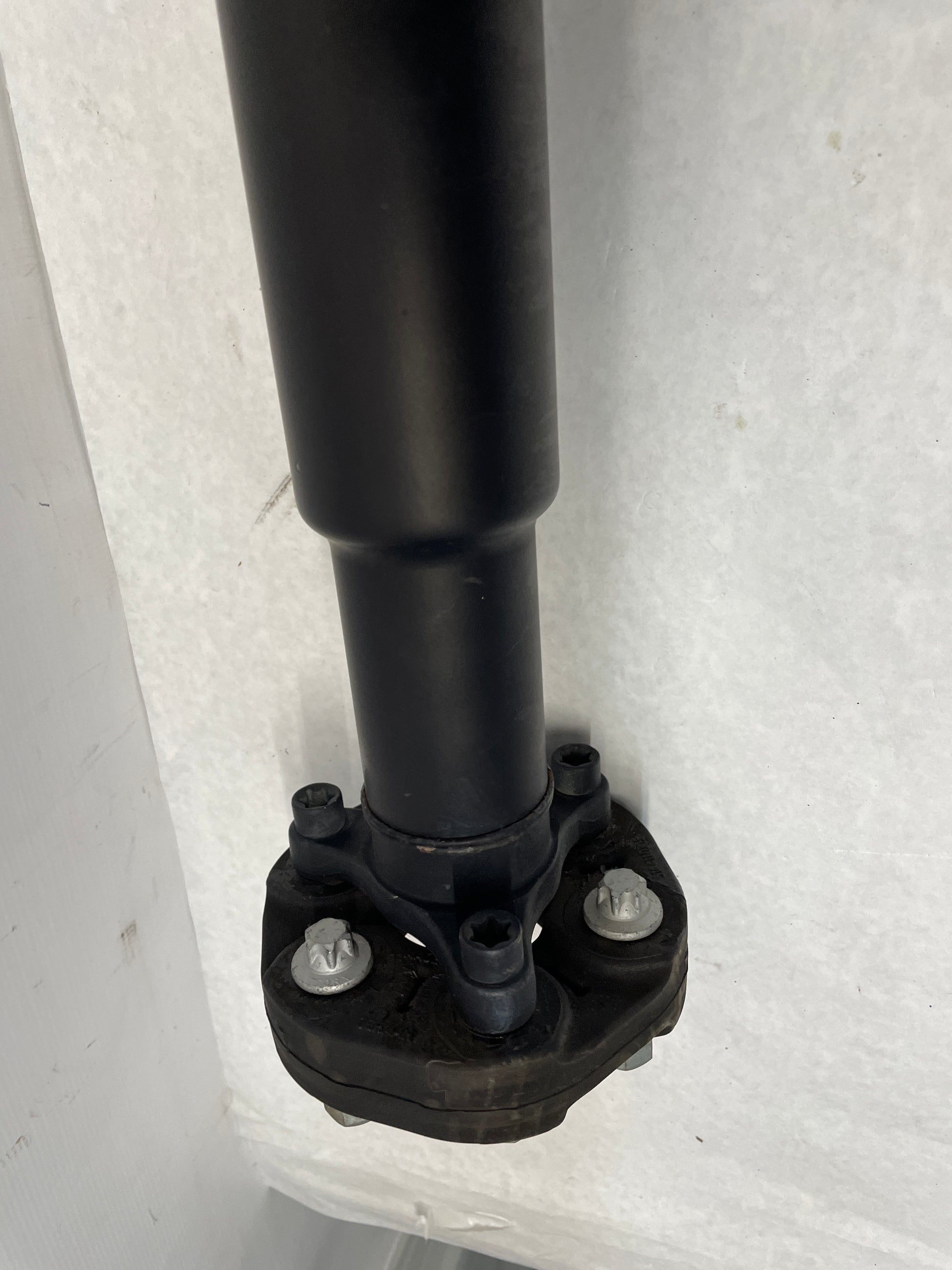 2015 Chevy Camaro SS Driveshaft Drive Shaft Line OEM - Day's Parts Yard