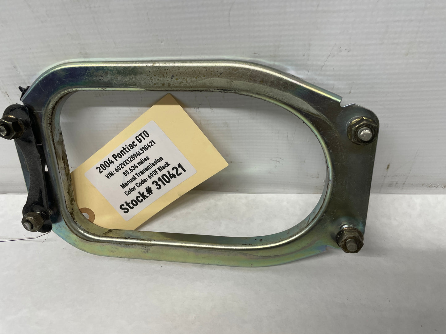 2004 Pontiac GTO Manual Shifter Boot Ring Insulator Bracket OEM - Day's Parts Yard