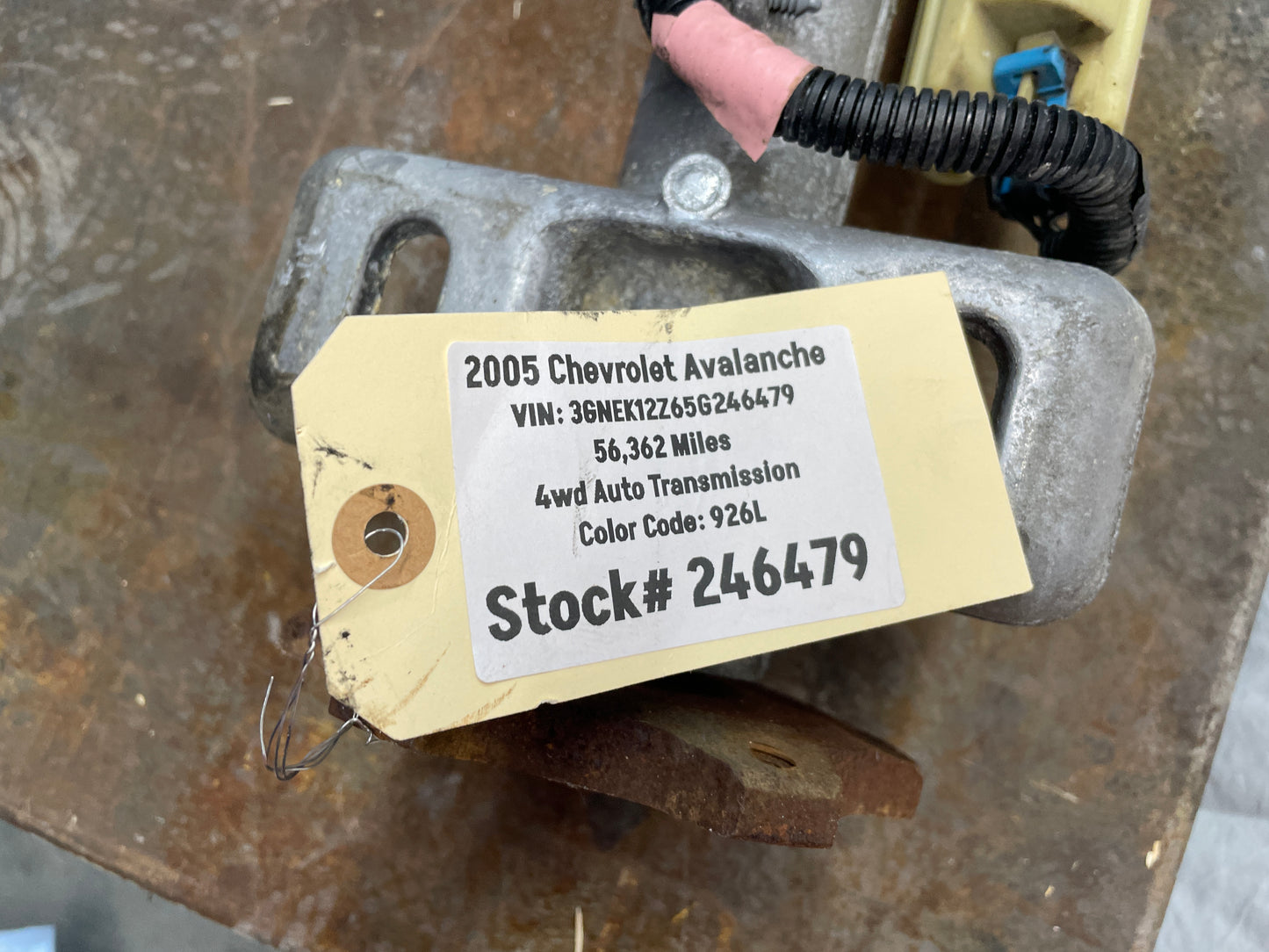 2005 Chevy Avalanche Front Axle Carrier Differential Assembly OEM - Day's Parts Yard