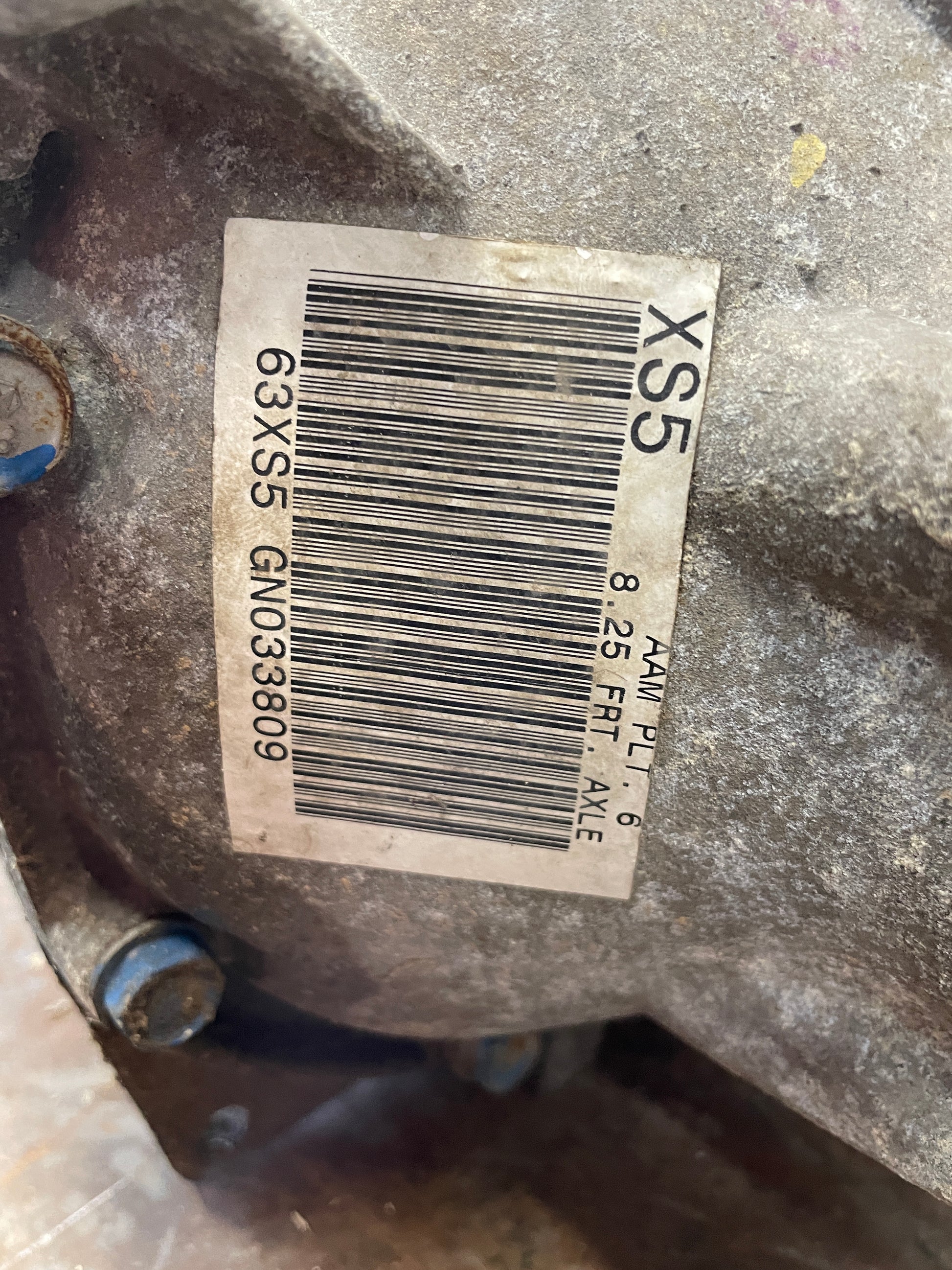 2005 Chevy Avalanche Front Axle Carrier Differential Assembly OEM - Day's Parts Yard