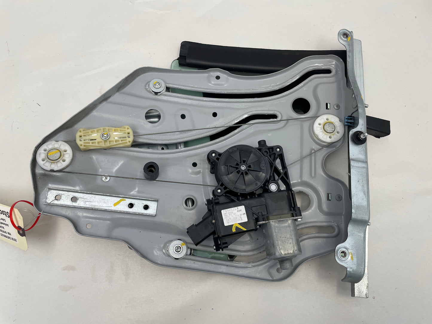 2018 Chevy Camaro Conver RH Passenger Quarter Glass Window Motor Assembly OEM - Day's Parts Yard