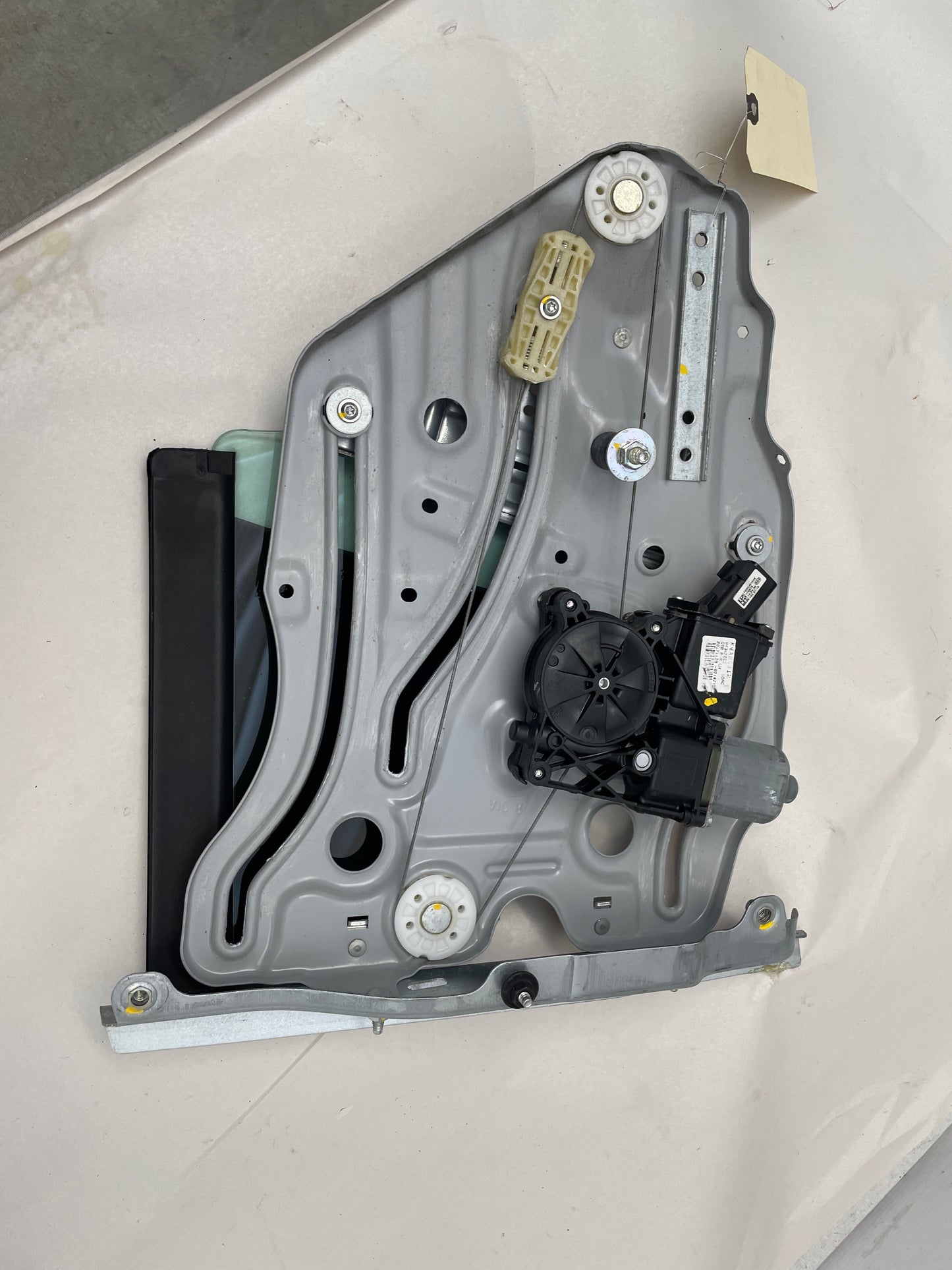 2018 Chevy Camaro Convertible LH Driver Quarter Glass Window Motor Assembly OEM - Day's Parts Yard