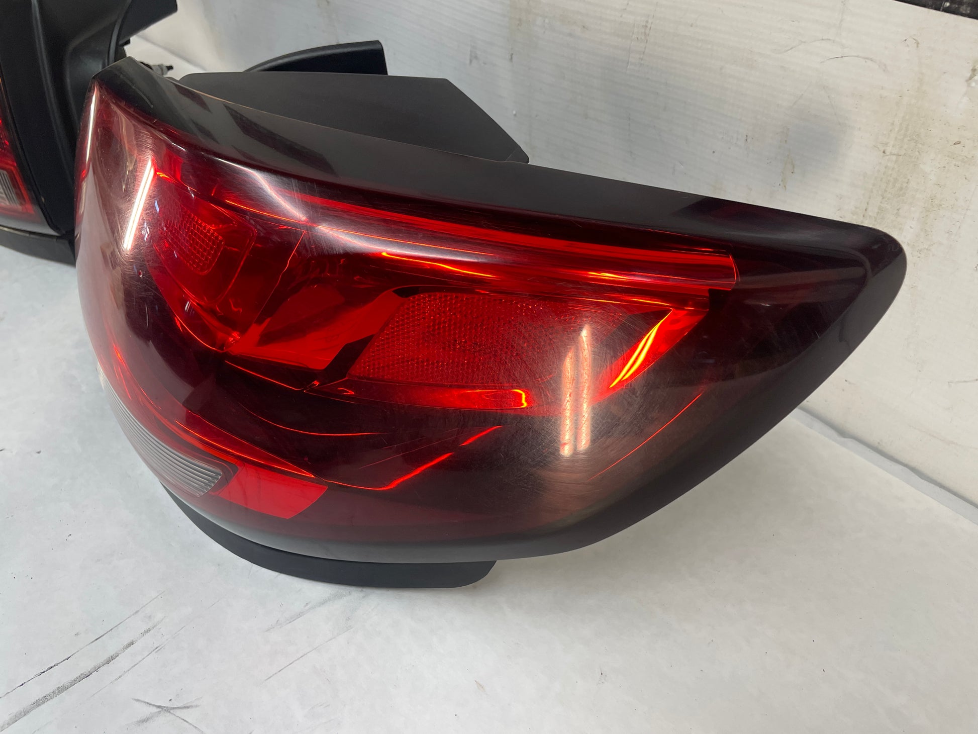 2014 Chevy SS Sedan Tail Light Taillight Lamp RH & LH OEM - Day's Parts Yard