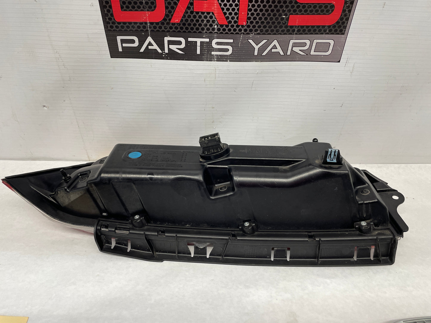 2015 Chevy Camaro SS RH Passenger Taillight Tail Light Lamp LED OEM