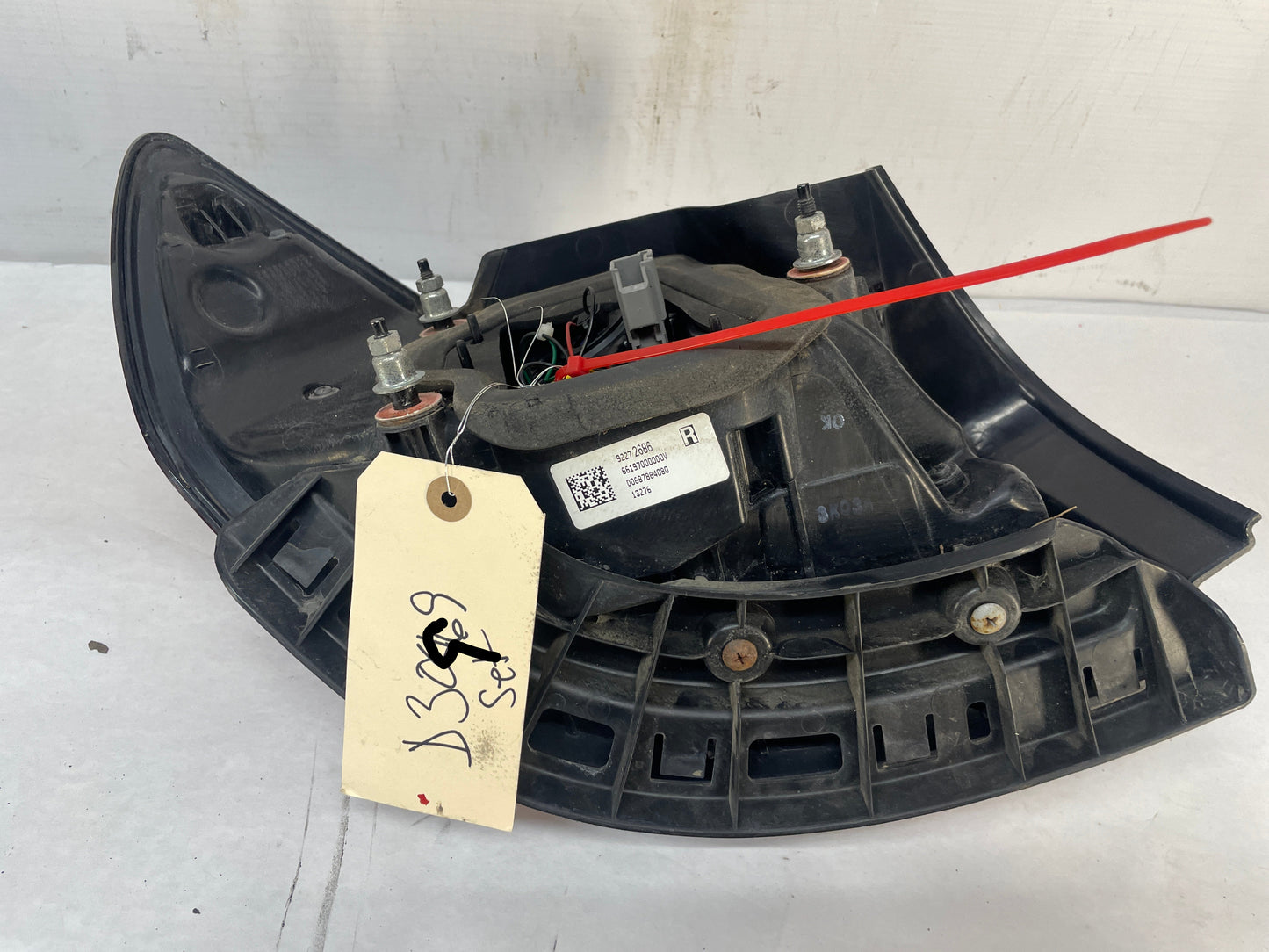 2014 Chevy SS Sedan Tail Light Taillight Lamp RH & LH OEM - Day's Parts Yard