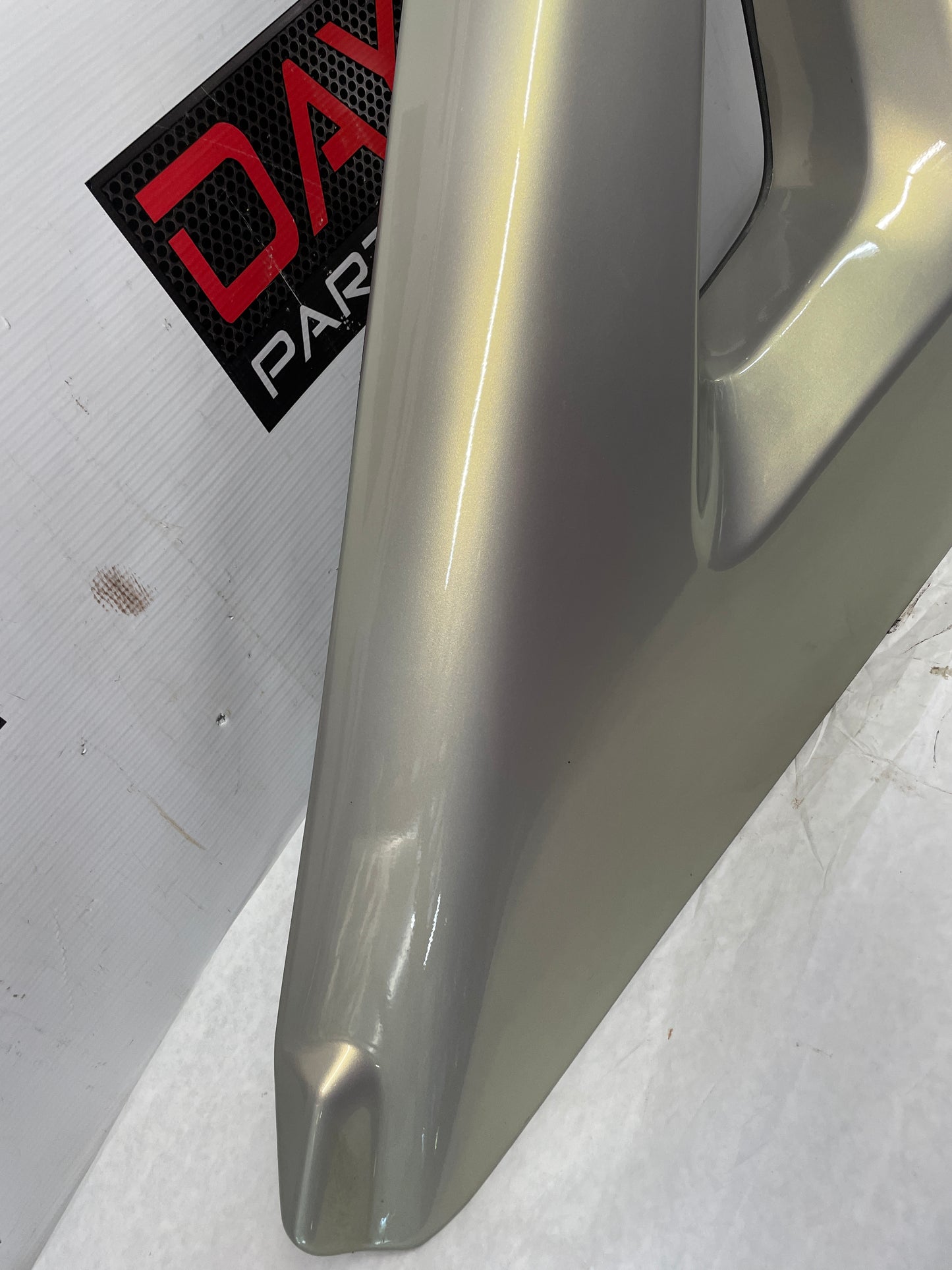 2005 Chevy Avalanche RH Passenger Rear Outer Bed Upper Trim Triangle Sail OEM - Day's Parts Yard