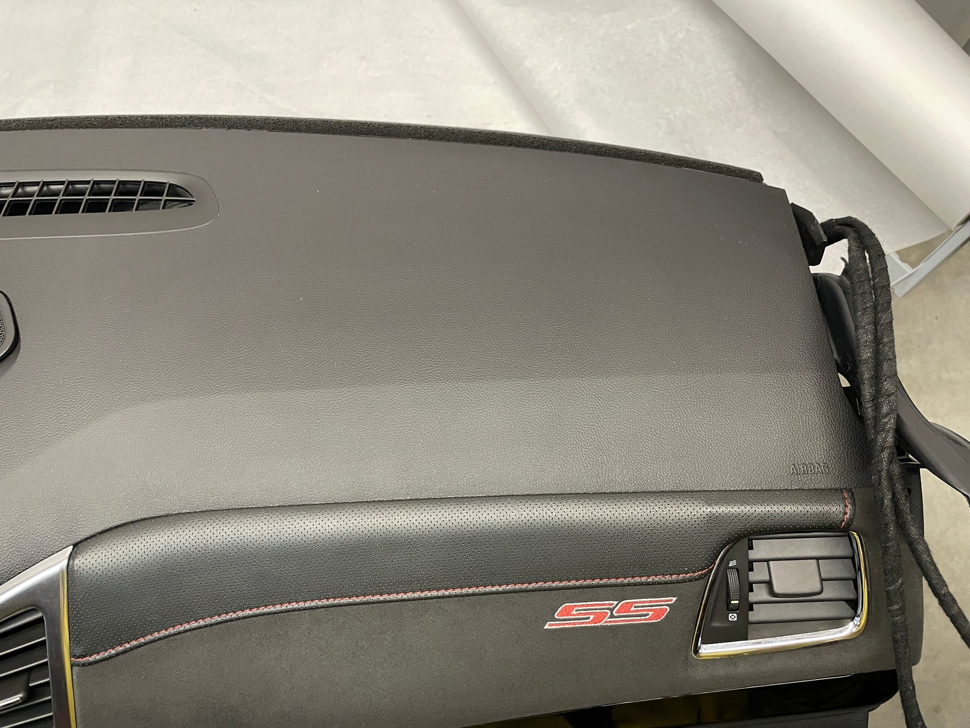 2015 Chevy SS Sedan Complete Das & Center Console w/ Shifter OEM - Day's Parts Yard