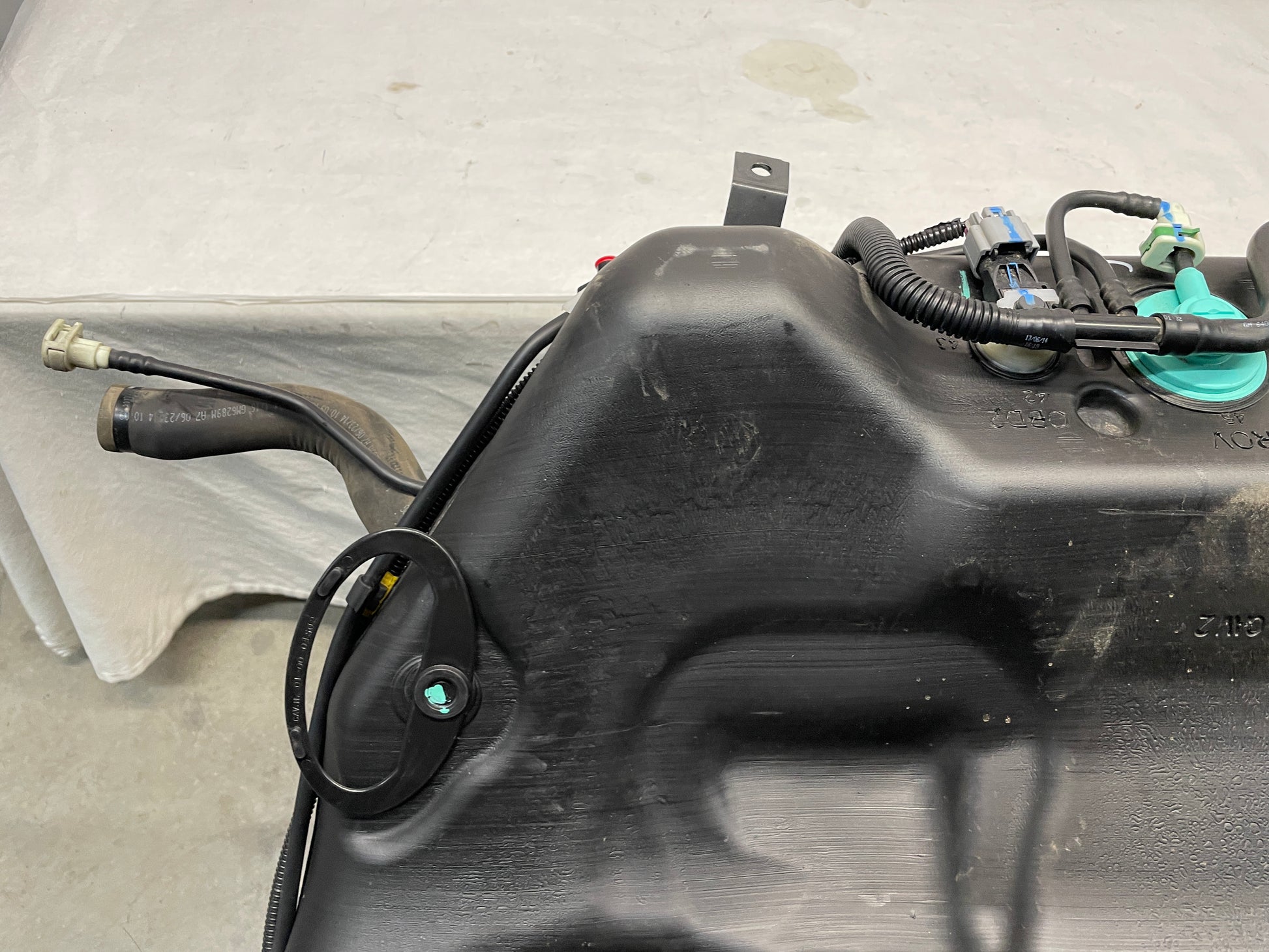 2015 Chevy Camaro SS Complete Fuel Gas Tank w/ Charcoal Canister OEM - Day's Parts Yard