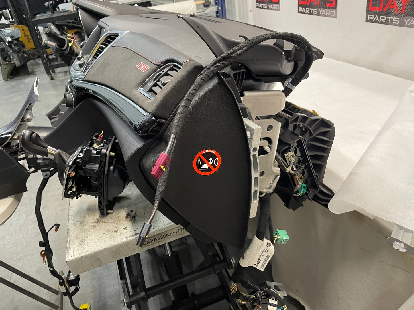 2015 Chevy SS Sedan Complete Das & Center Console w/ Shifter OEM - Day's Parts Yard