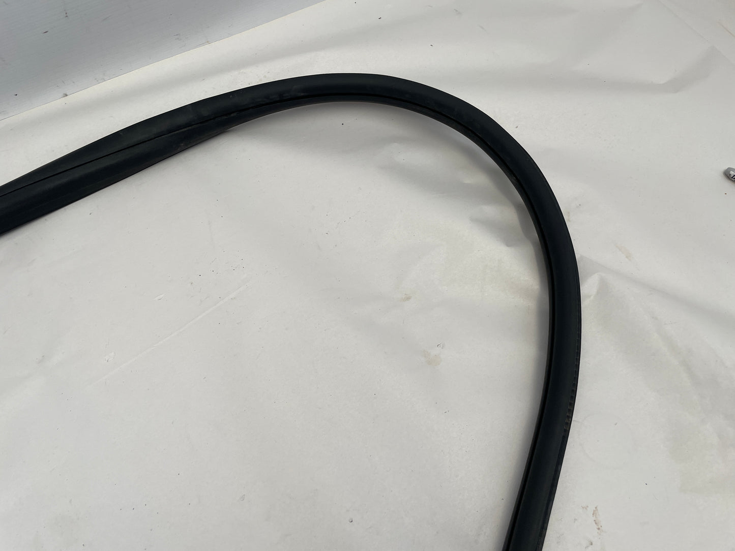 2018 Chevy Camaro ZL1 Convertible RH Passenger Weather Strip Rubber Seal OEM