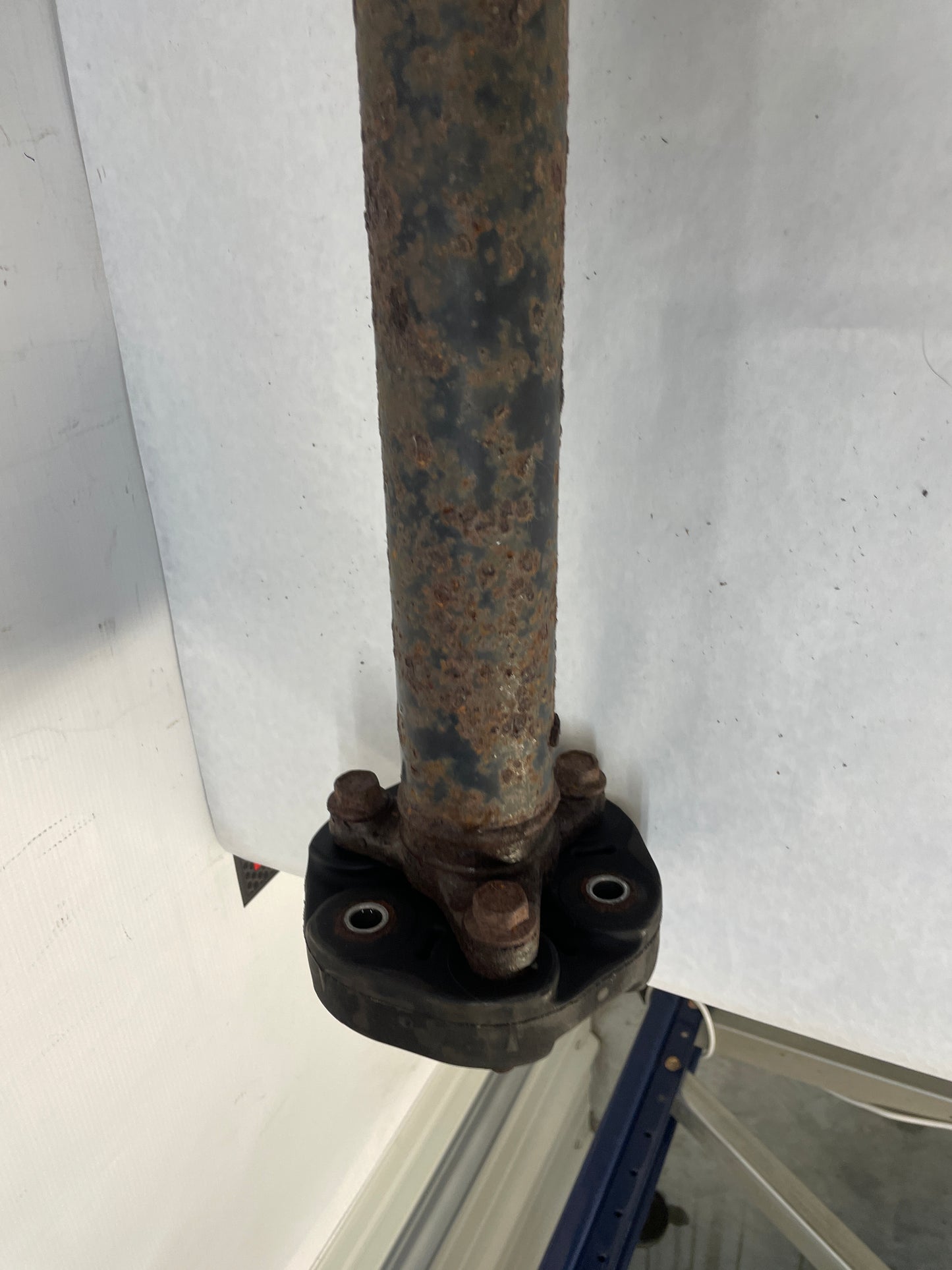 2013 Chevy Caprice PPV Drive Shaft Driveshaft Driveline Propeller Shaft OEM - Day's Parts Yard