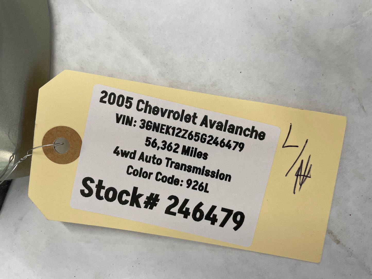 2005 Chevy Avalanche LH Driver Rear Outer Bed Upper Trim Triangle Sail OEM - Day's Parts Yard