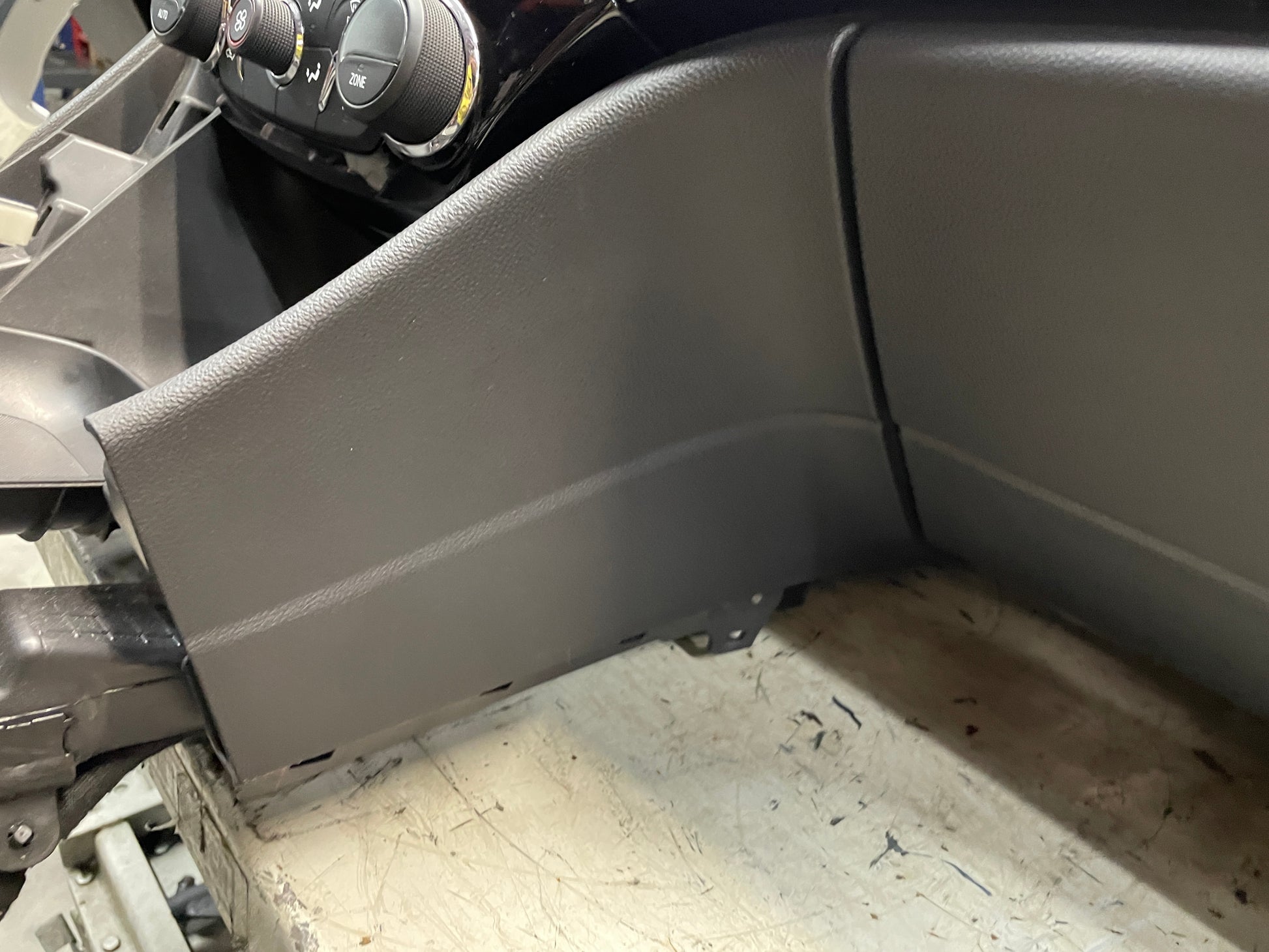 2015 Chevy SS Sedan Complete Das & Center Console w/ Shifter OEM - Day's Parts Yard