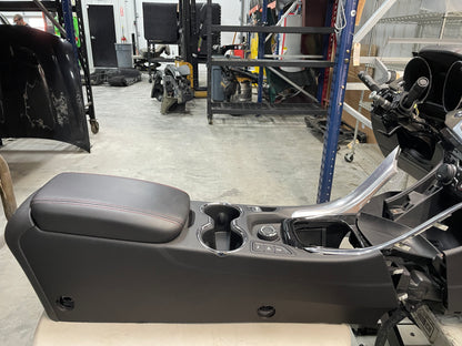 2015 Chevy SS Sedan Complete Das & Center Console w/ Shifter OEM - Day's Parts Yard