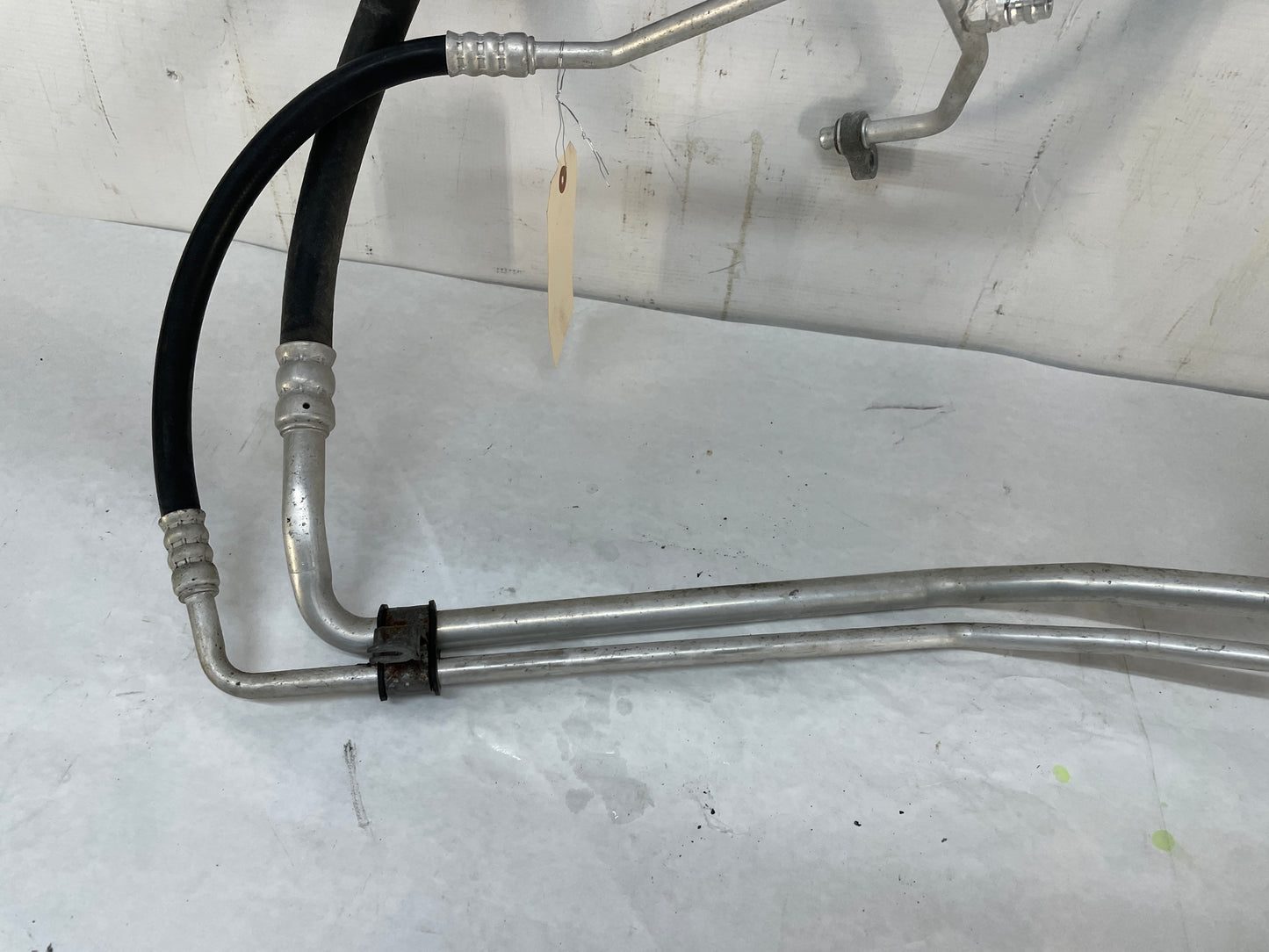 2013 Chevy Caprice PPV AC A/C Air Conditioner Manifold Hose Line Tube OEM - Day's Parts Yard