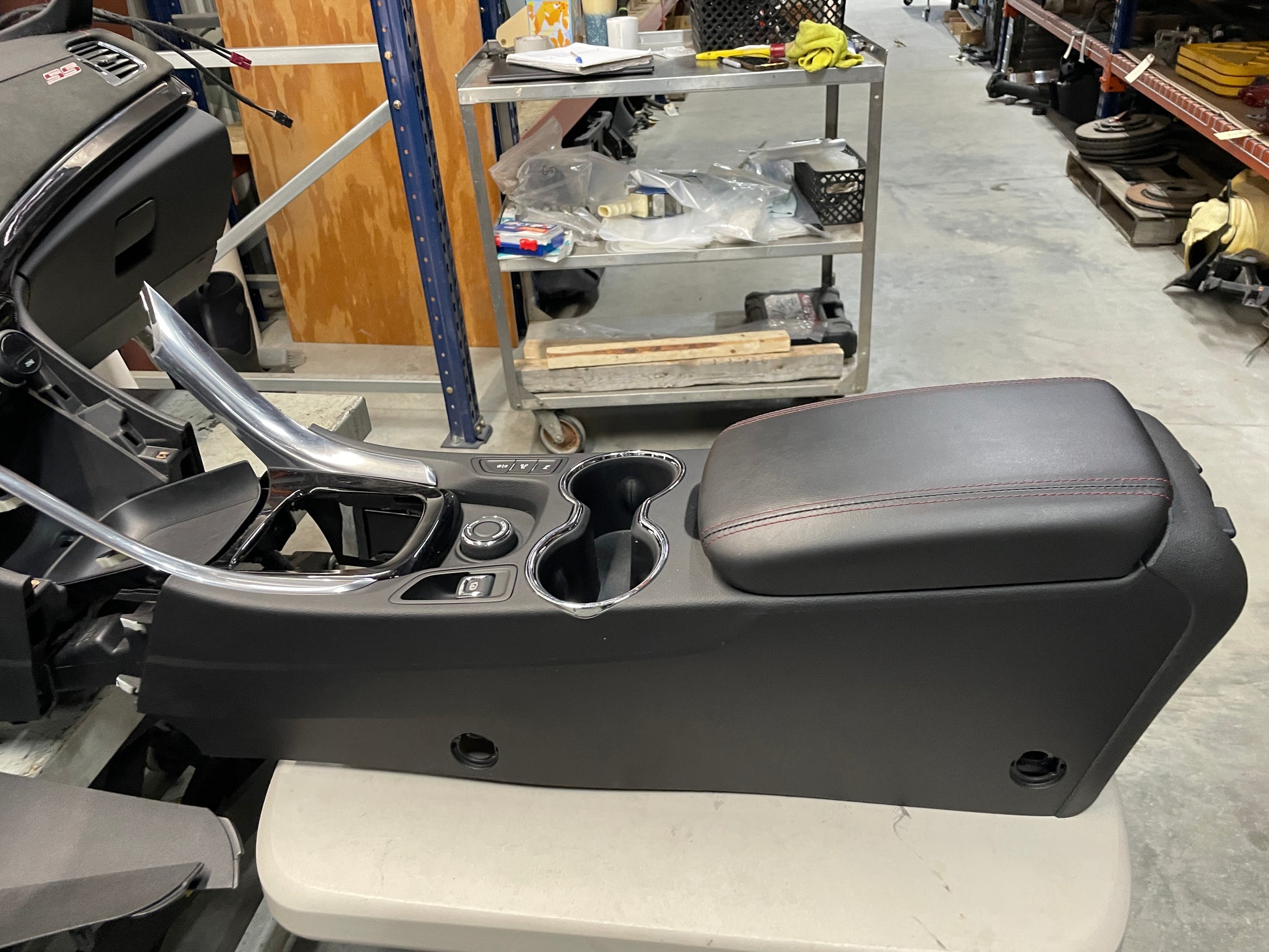 2015 Chevy SS Sedan Complete Das & Center Console w/ Shifter OEM - Day's Parts Yard