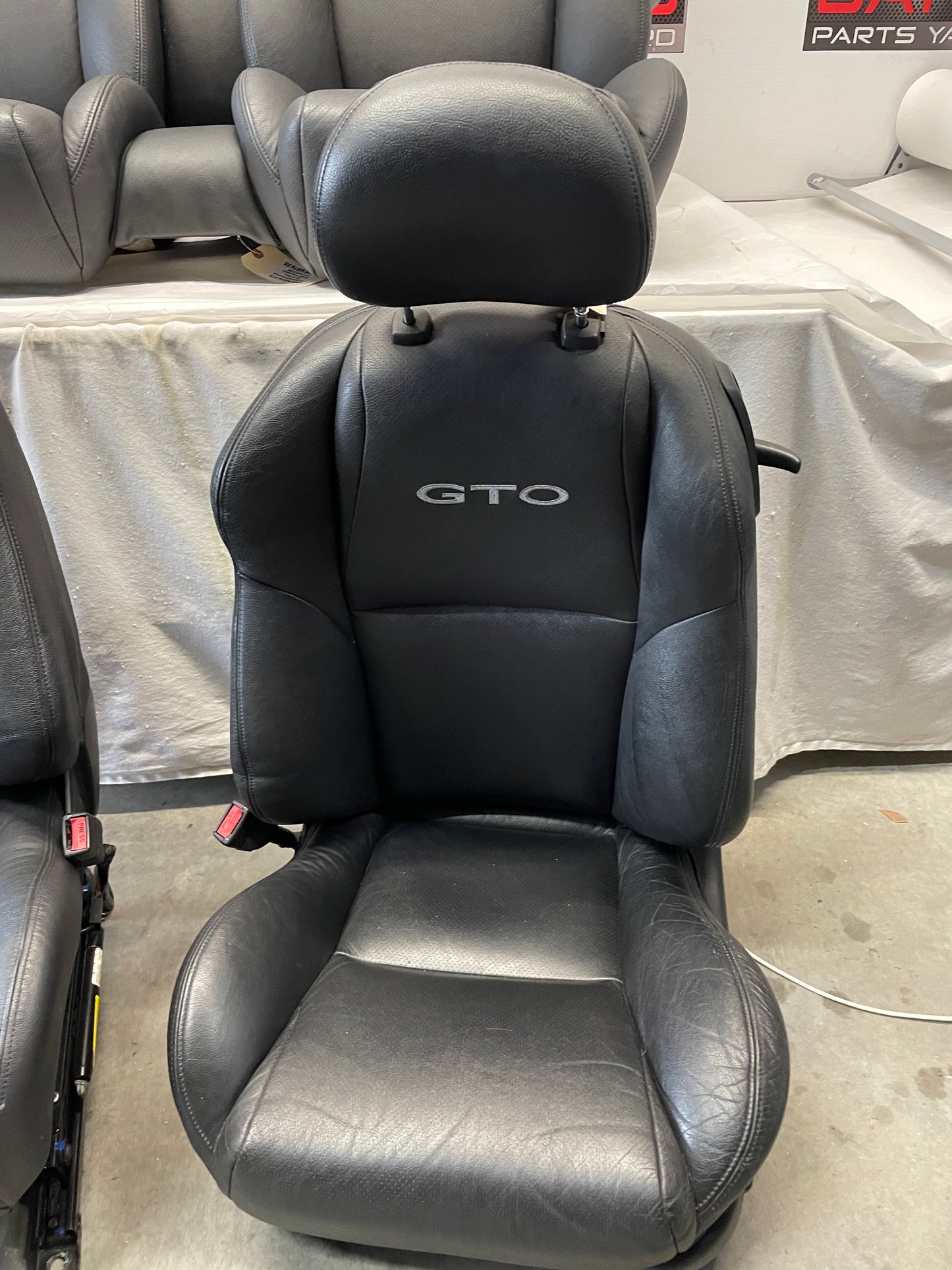 2005 Pontiac GTO Seats Fronts and Rears Black Leather OEM