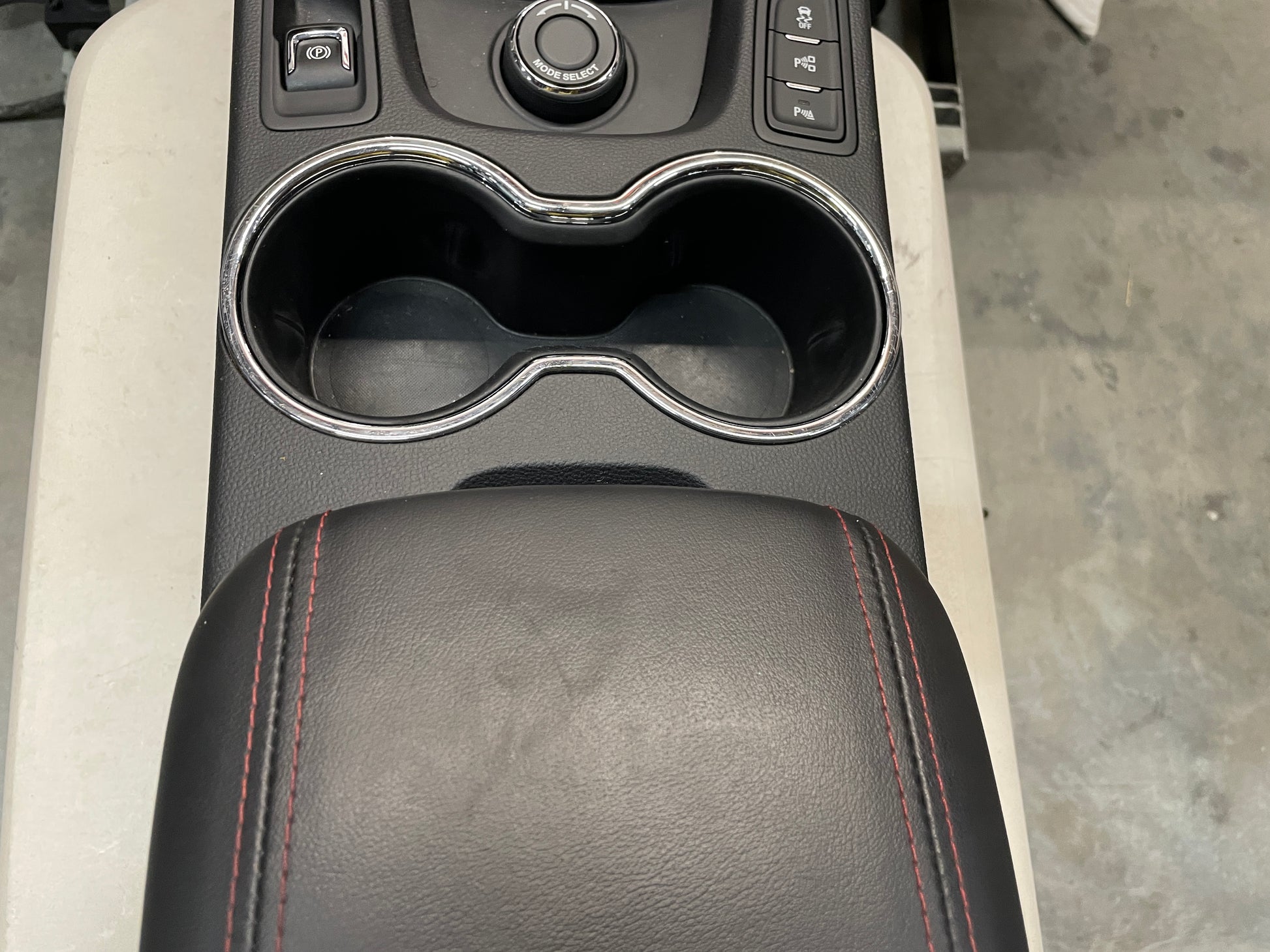 2015 Chevy SS Sedan Complete Das & Center Console w/ Shifter OEM - Day's Parts Yard