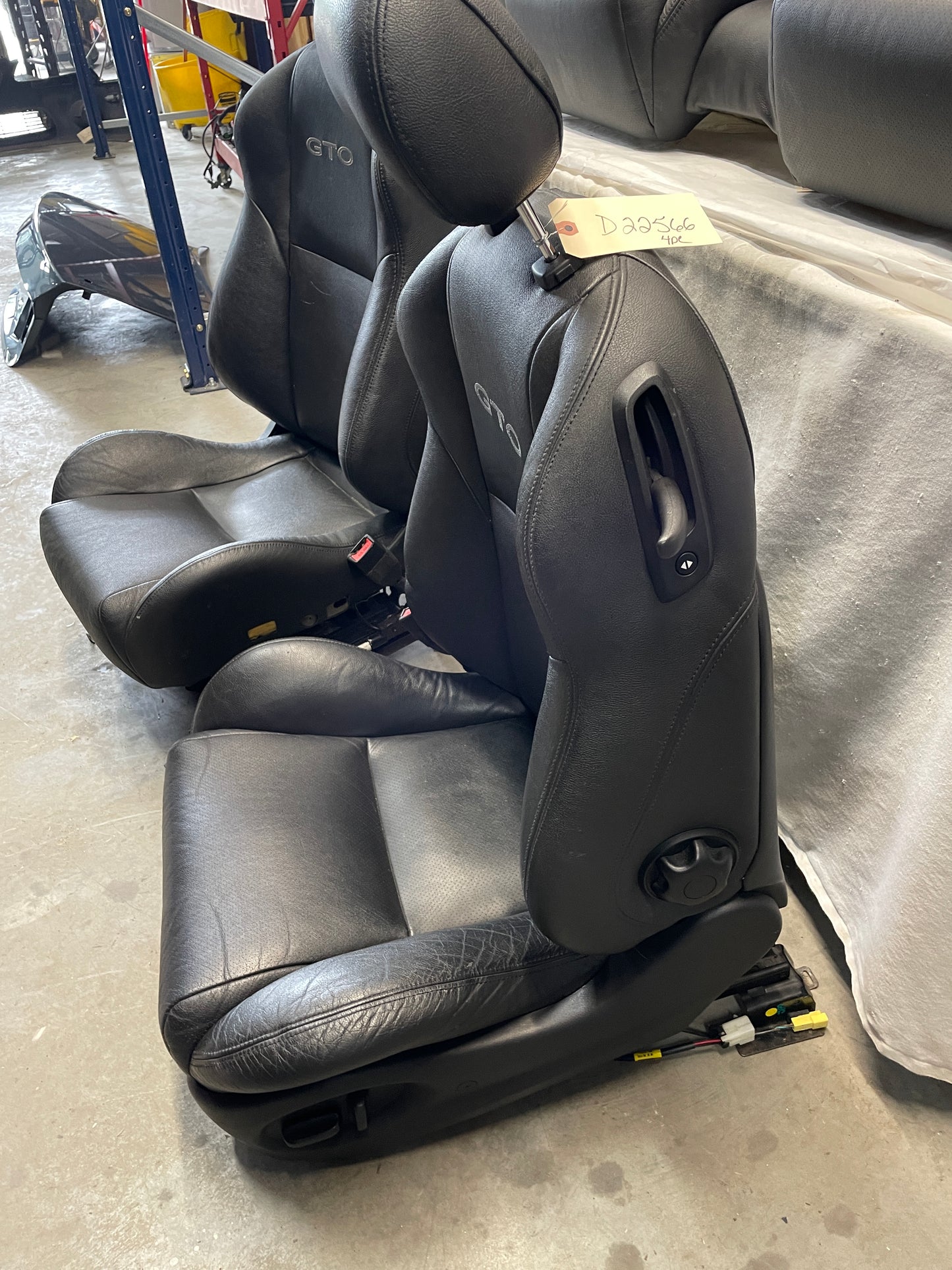 2005 Pontiac GTO Seats Fronts and Rears Black Leather OEM