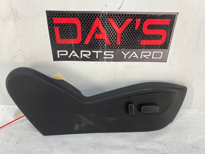 2015 Chevy Camaro SS RH Passenger Front Seat Controls Buttons Outer Finish Panel OEM - Day's Parts Yard