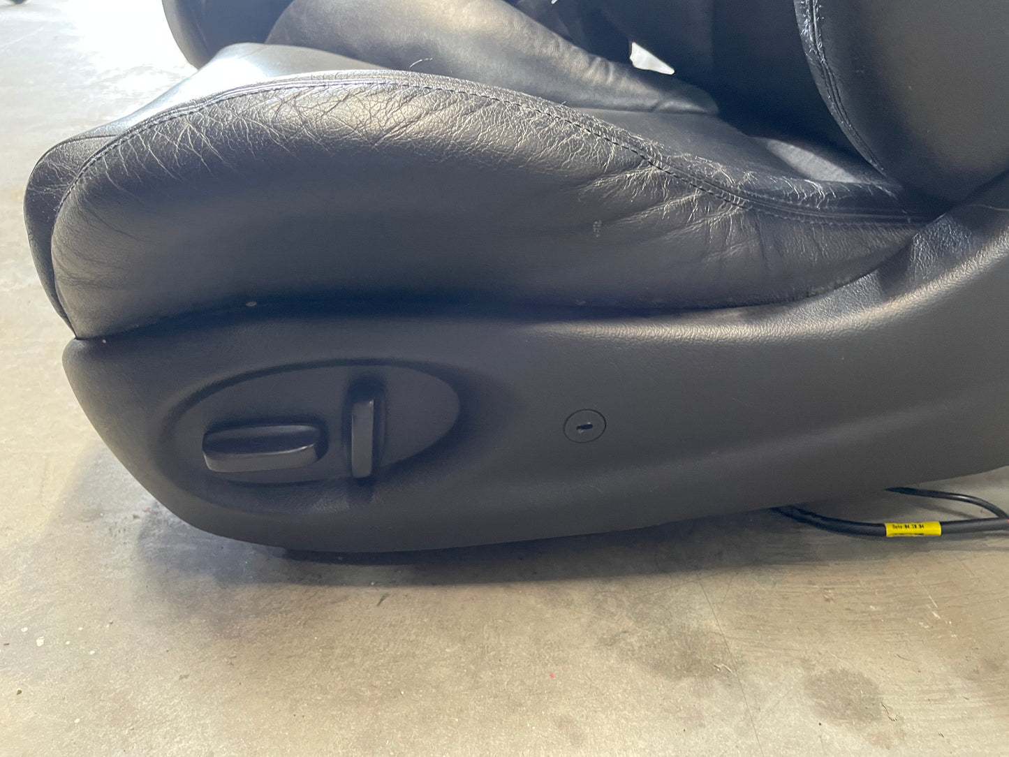 2005 Pontiac GTO Seats Fronts and Rears Black Leather OEM
