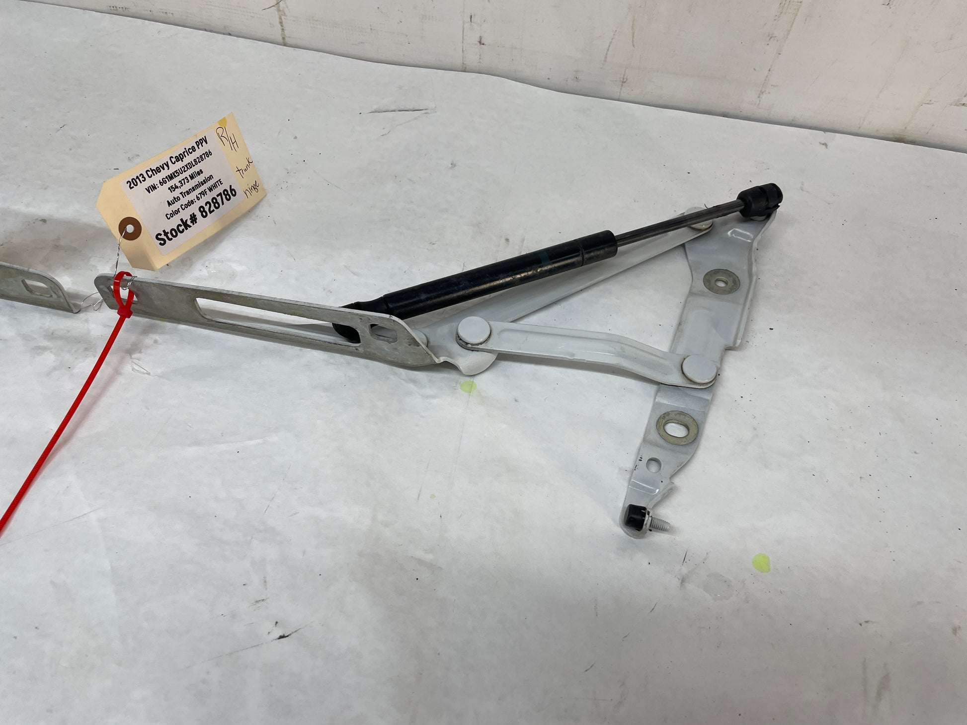 2013 Chevy Caprice PPV RH & LH Trunk Hinges Set OEM - Day's Parts Yard
