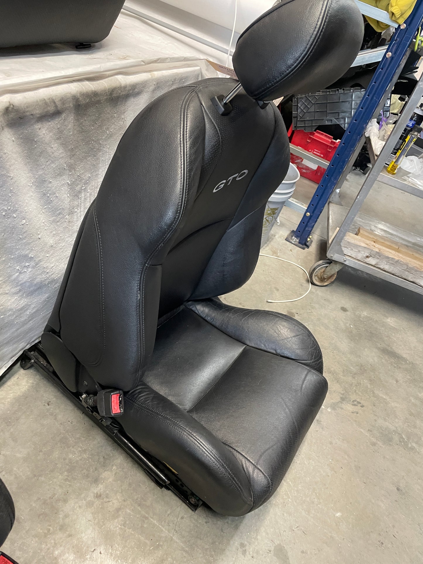 2005 Pontiac GTO Seats Fronts and Rears Black Leather OEM