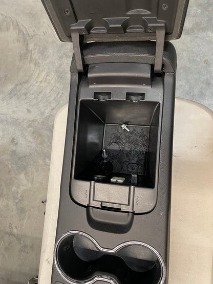 2015 Chevy SS Sedan Complete Das & Center Console w/ Shifter OEM - Day's Parts Yard