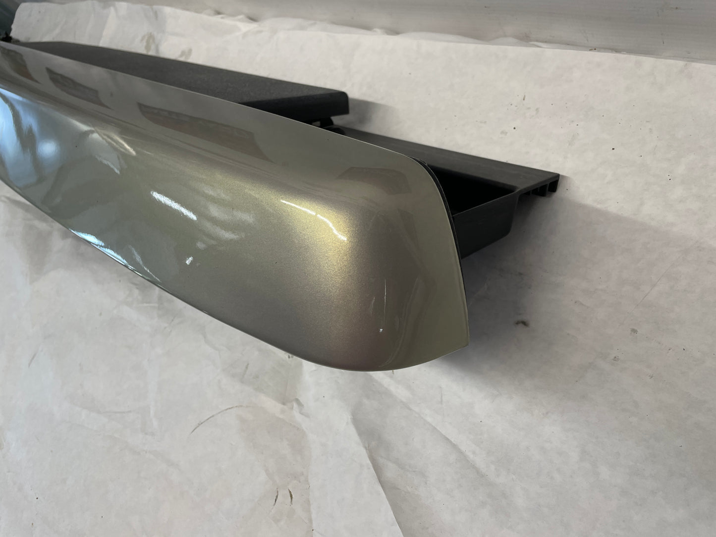 2005 Chevy Avalanche LH Driver Rear Toolbox Bed Lid Cover Door OEM - Day's Parts Yard