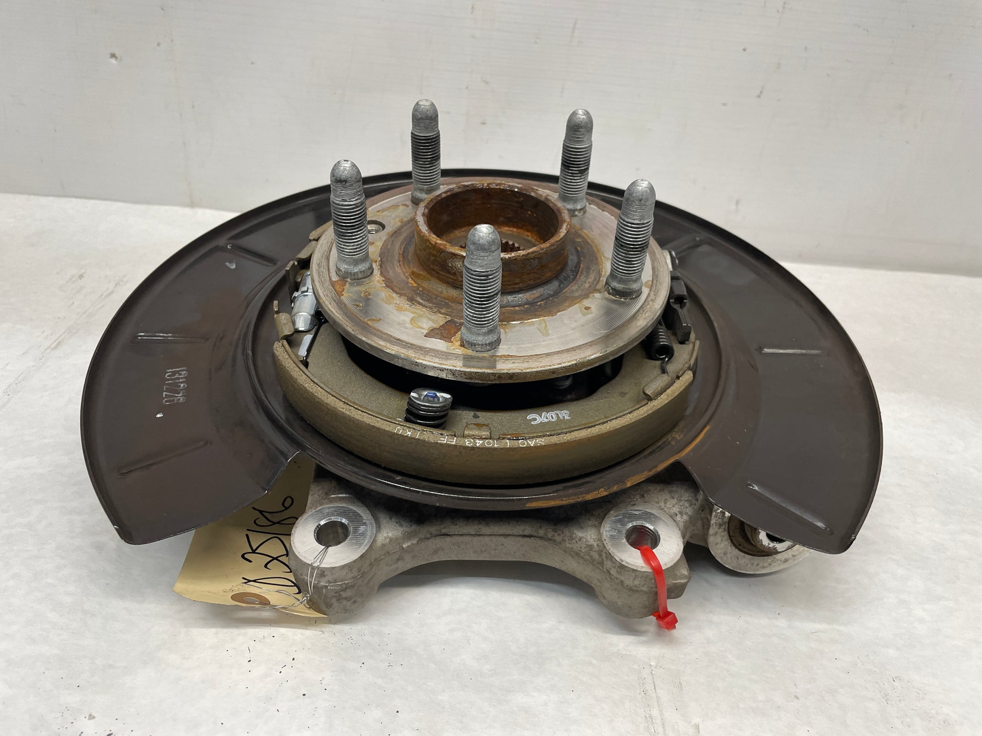 2015 Chevy Camaro SS RH Passenger Rear Spindle Knuckle Hub Wheel Bearing OEM - Day's Parts Yard