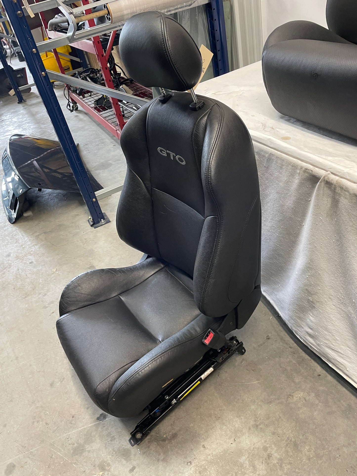 2005 Pontiac GTO Seats Fronts and Rears Black Leather OEM