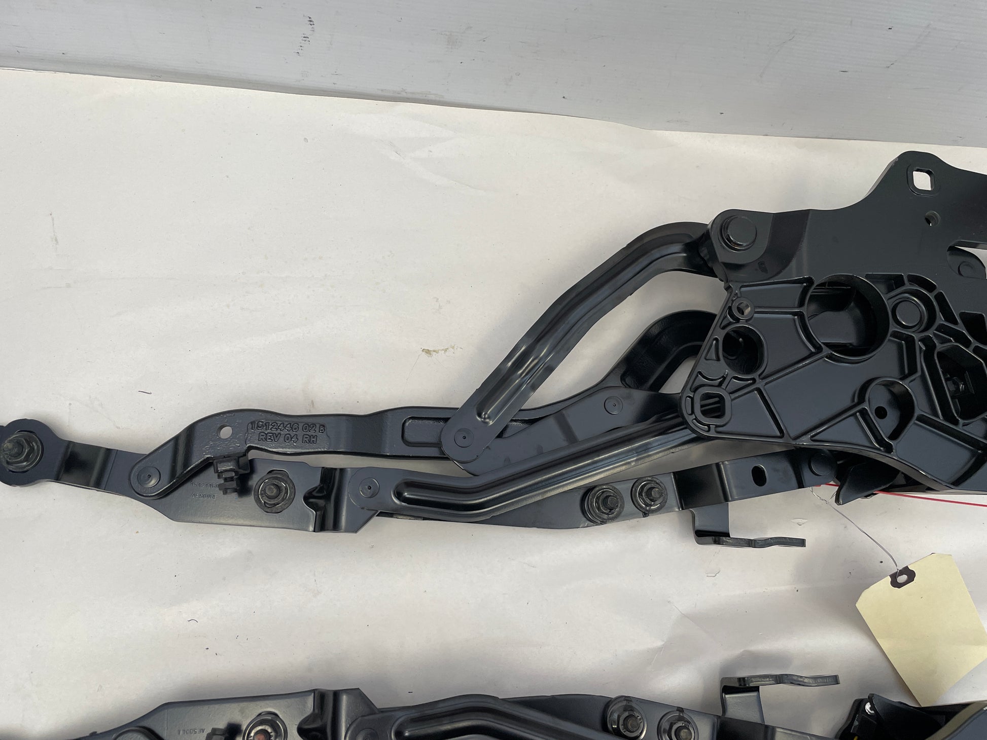 2018 Chevy Camaro ZL1 RH & LH Convertible Vert Top Tonneau Lift Hinges OEM - Day's Parts Yard