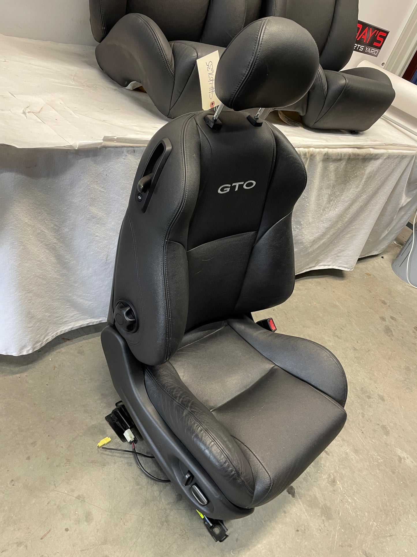 2005 Pontiac GTO Seats Fronts and Rears Black Leather OEM