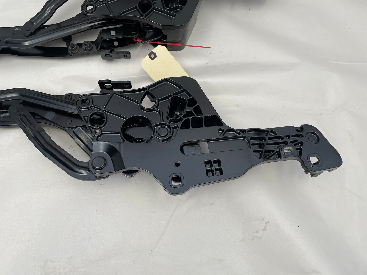 2018 Chevy Camaro ZL1 RH & LH Convertible Vert Top Tonneau Lift Hinges OEM - Day's Parts Yard
