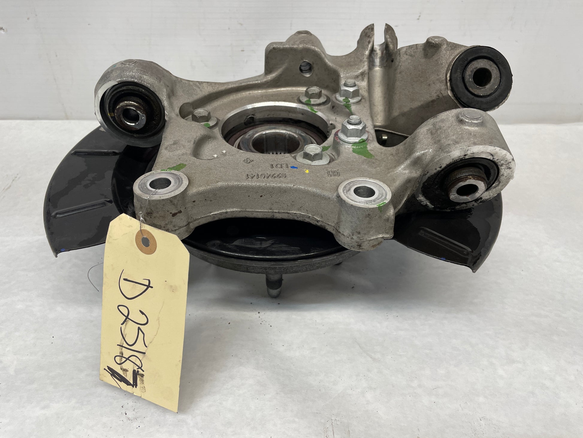 2015 Chevy Camaro SS LH Driver Rear Spindle Knuckle Hub Wheel Bearing OEM - Day's Parts Yard