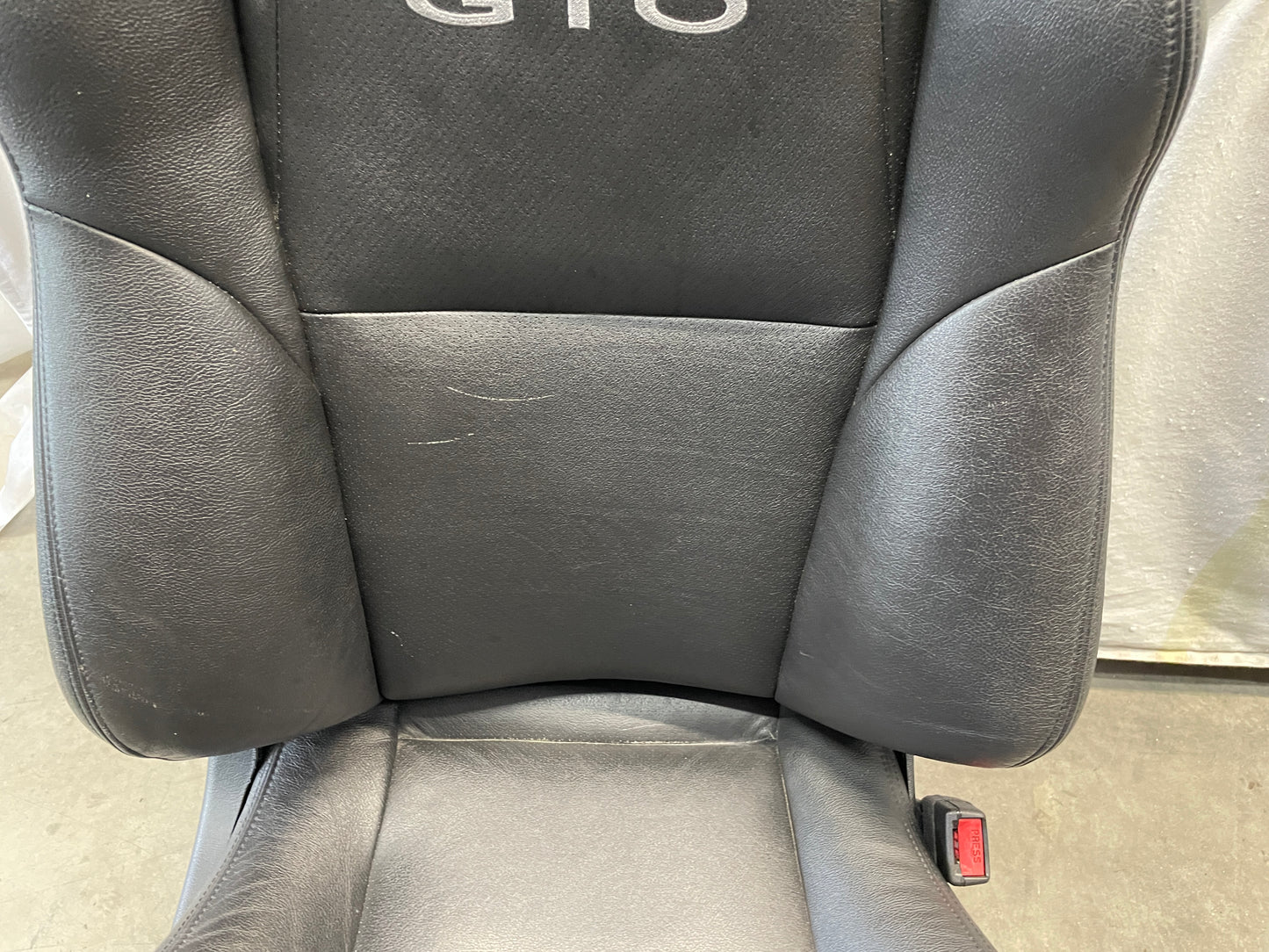 2005 Pontiac GTO Seats Fronts and Rears Black Leather OEM