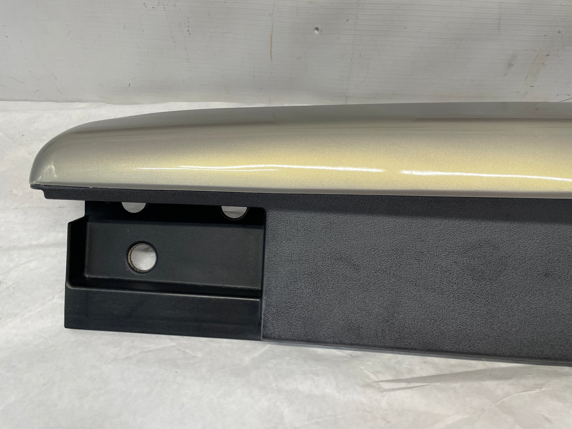 2005 Chevy Avalanche LH Driver Rear Toolbox Bed Lid Cover Door OEM - Day's Parts Yard